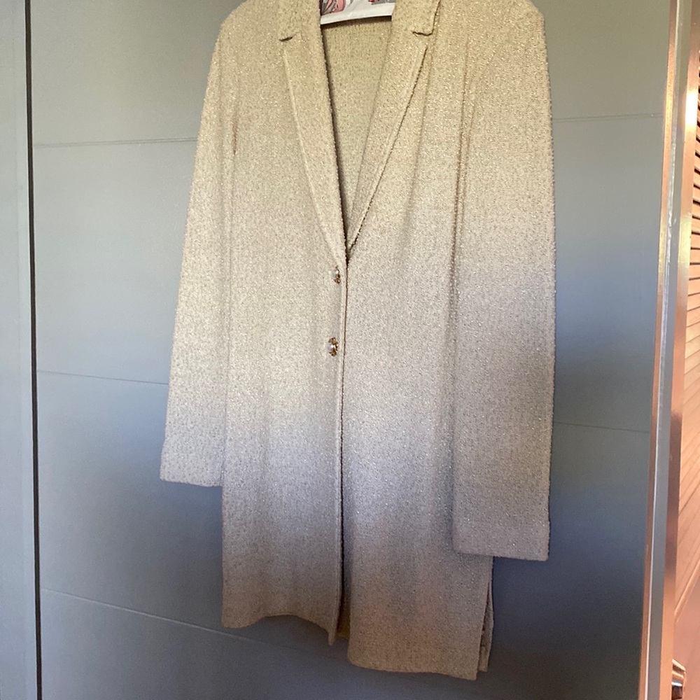 Beautiful like new St. John Collection long dressy suit jacket. Size 6